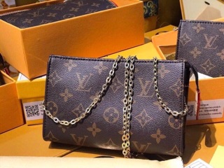 Clutch lv mini có dây đeo