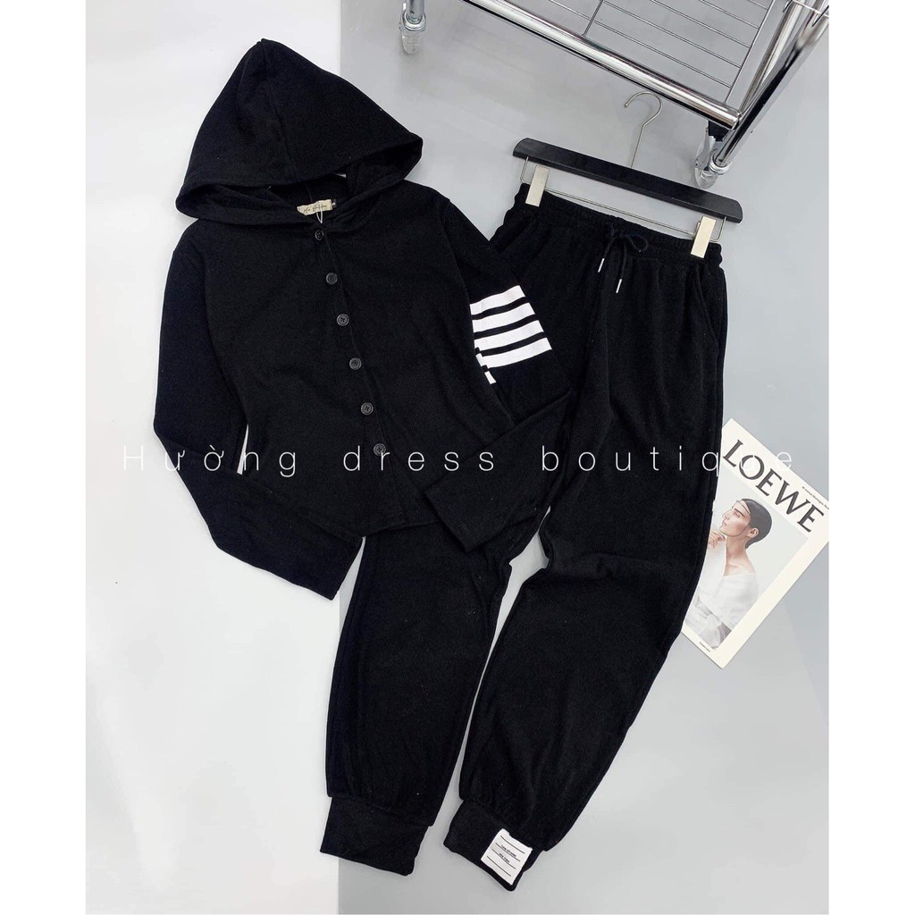Sét thể thao thun tăm gồm quần jogger và áo dài tay. Bộ thể thao thom  sọc trắng cho nữ