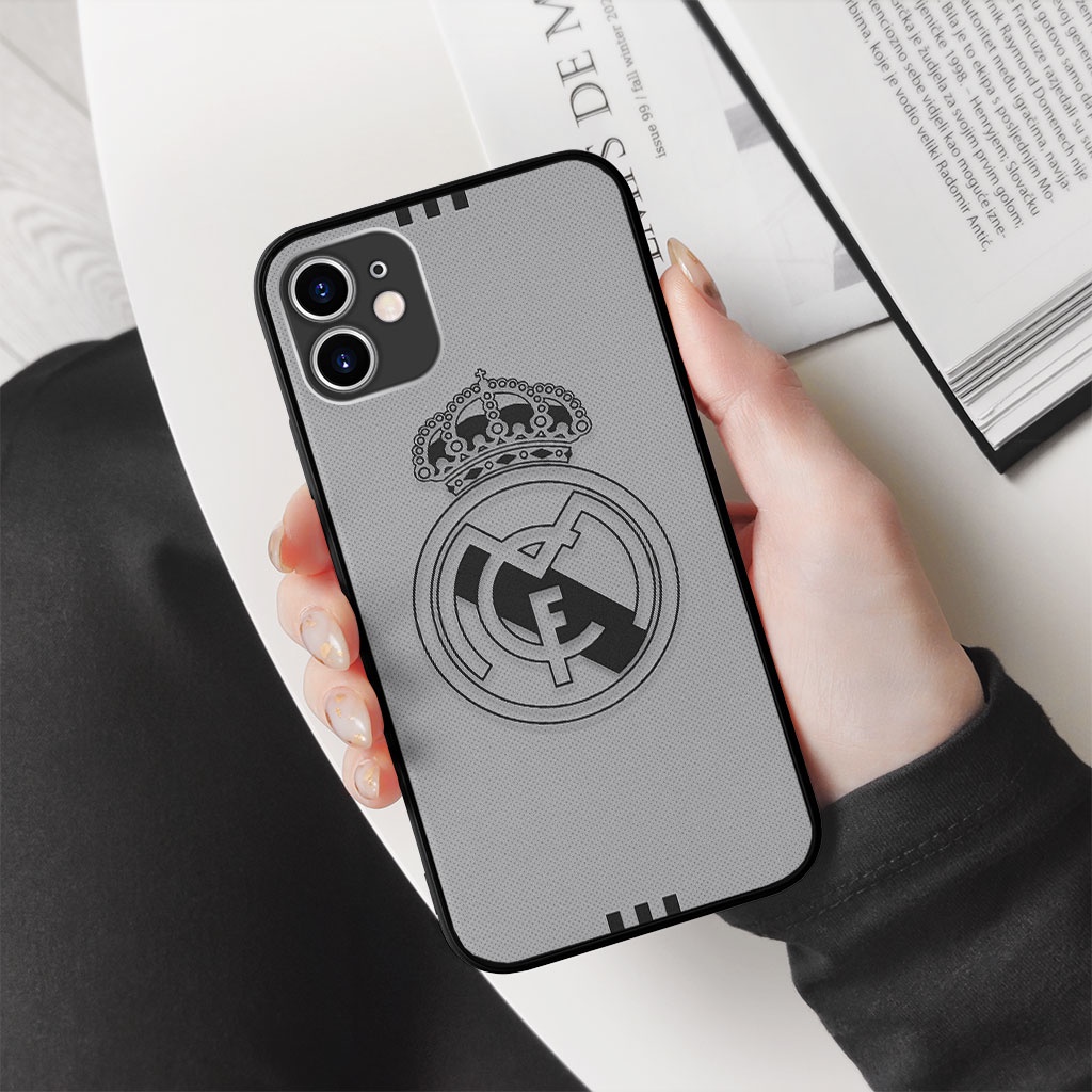 Ốp lưng logo real madrid black and white cho iphone 6 - iphone 13 FOO20221752