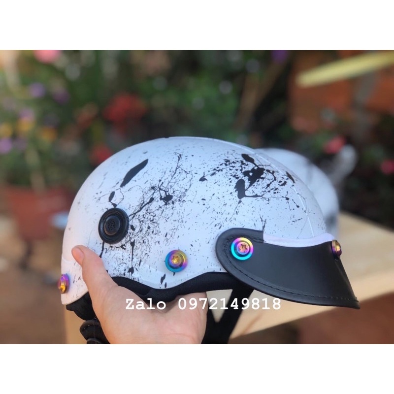 Nón nhúng carbon xước trắng full ốc titan gr5 bảy màu - hàng chính hãng - hình chính chủ