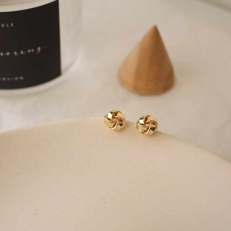 Đôi Khuyên Tai Hình Học Nhỏ Xinh Thiết Kế Đơn Giản Nữ Tính Dành Cho Phụ Nữ