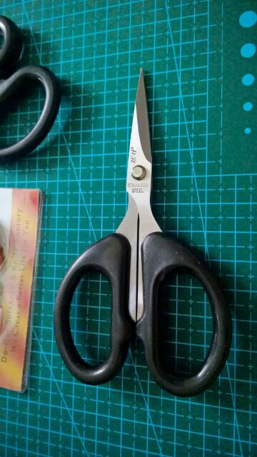 Kéo cắt giấy và vải - Mô hình nhà gỗ búp bê dollhouse DIY