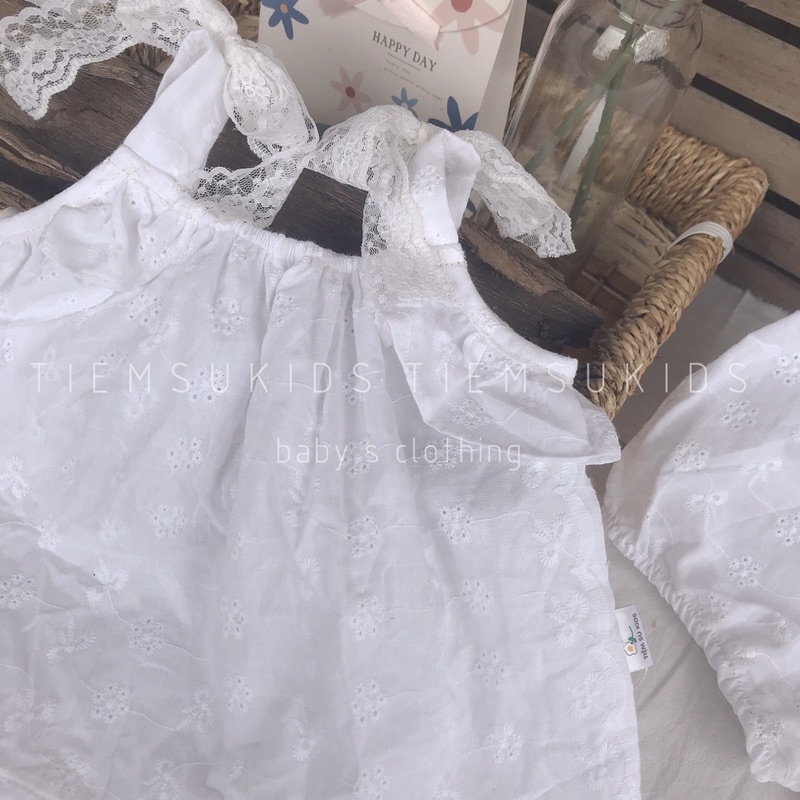 HÀNG THIẾT KẾ - Set bộ 2 dây đính nơ vai kèm quần đùi vải thô thêu cho bé