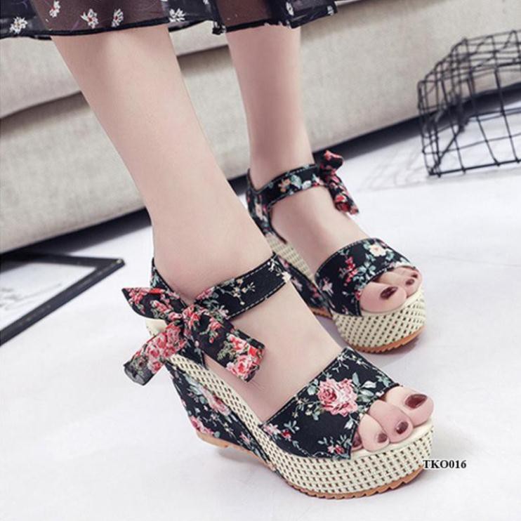 Sandals nữ đế xuồng, dép cao gót Hàn Quốc quai phối vải hoa, siêu nhẹ, chống trơn trượt đi mùa hè, du lịch TKO016