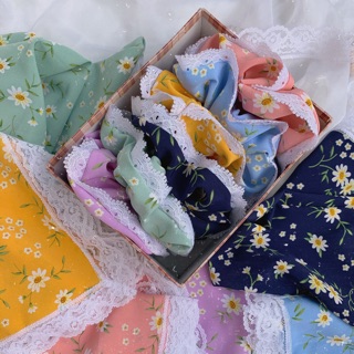 Scrunchie và bandana hoa cúc mùa hè
