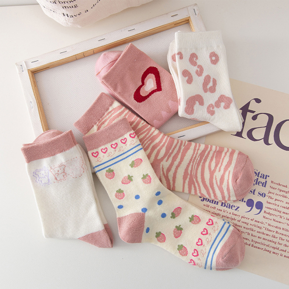 Vớ cotton thoáng khí họa tiết dâu tây xinh xắn dành cho nữ