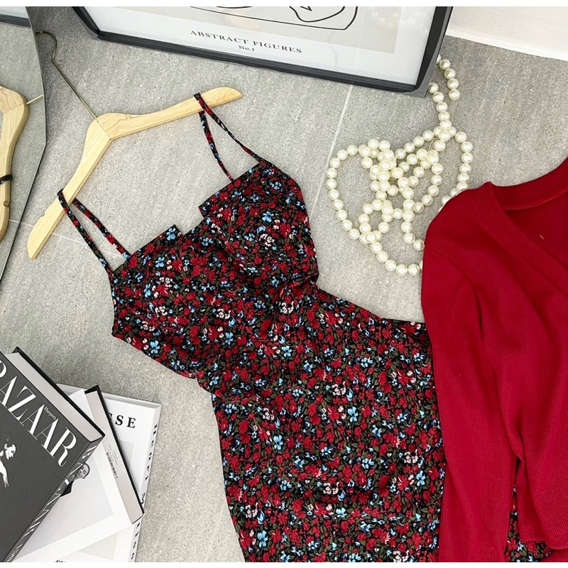 Set đầm midi hoa suông 2 dây kèm áo khoác đỏ | BigBuy360 - bigbuy360.vn