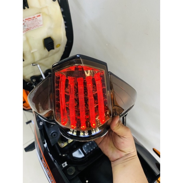 Đèn hậu ex 135 5s