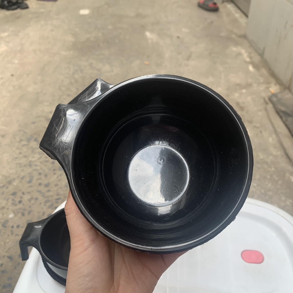 Chén nhuộm tóc chén nhựa pha hóa chất chất liệu nhựa bền thiết kế nhỏ gọn quai cầm