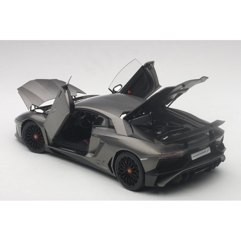 Mô hình tỉnh xe thể thao al 1/18 Lamborghini AVENTADOR LP750-4 SV