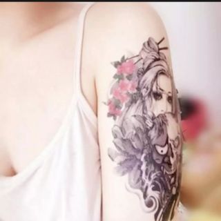 Tattoo cô gái Nhật và đầu lâu