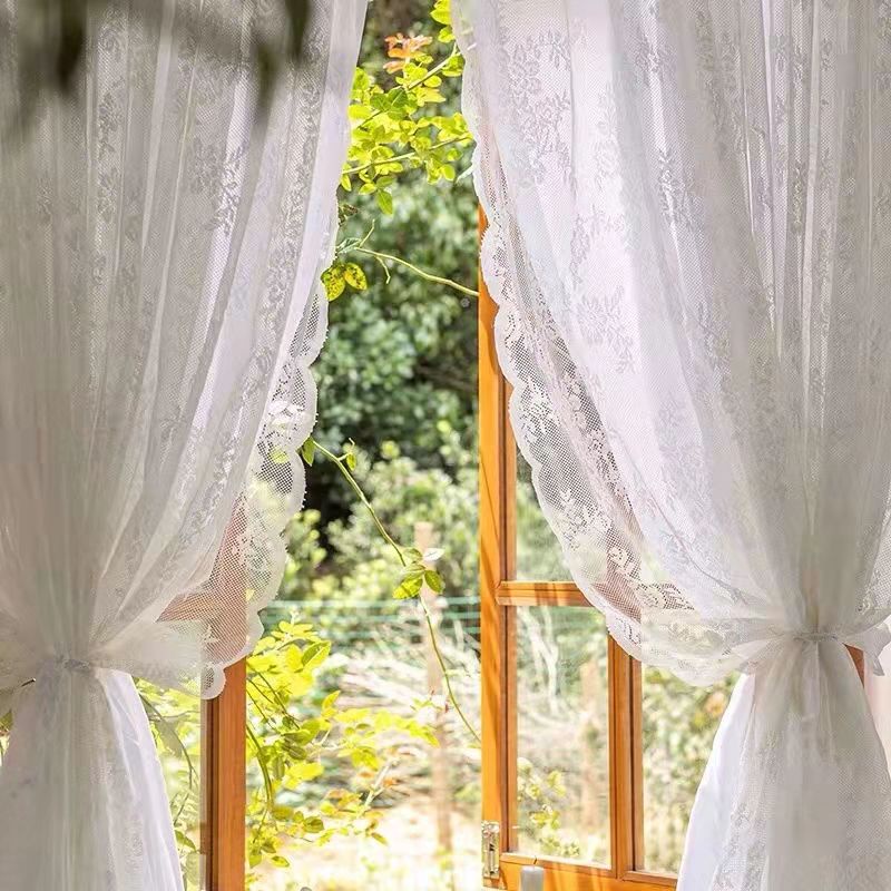 Rèm cửa sổ ngắn thêu ren màu trắng phong cách Bắc Âu cho gia đình