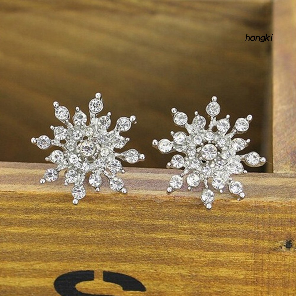 Đôi Bông Tai Hình Hoa Tuyết Đính Đá Thời Trang Cho Nữ