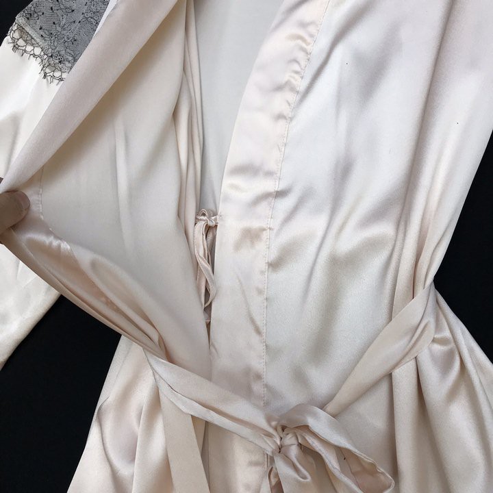 Áo choàng ngủ satin mềm mịn nhẹ size XS tương đương S | BigBuy360 - bigbuy360.vn