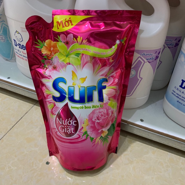 Nước giặt Surf Hương cỏ hoa diệu kỳ, bịch 1,8 Kg