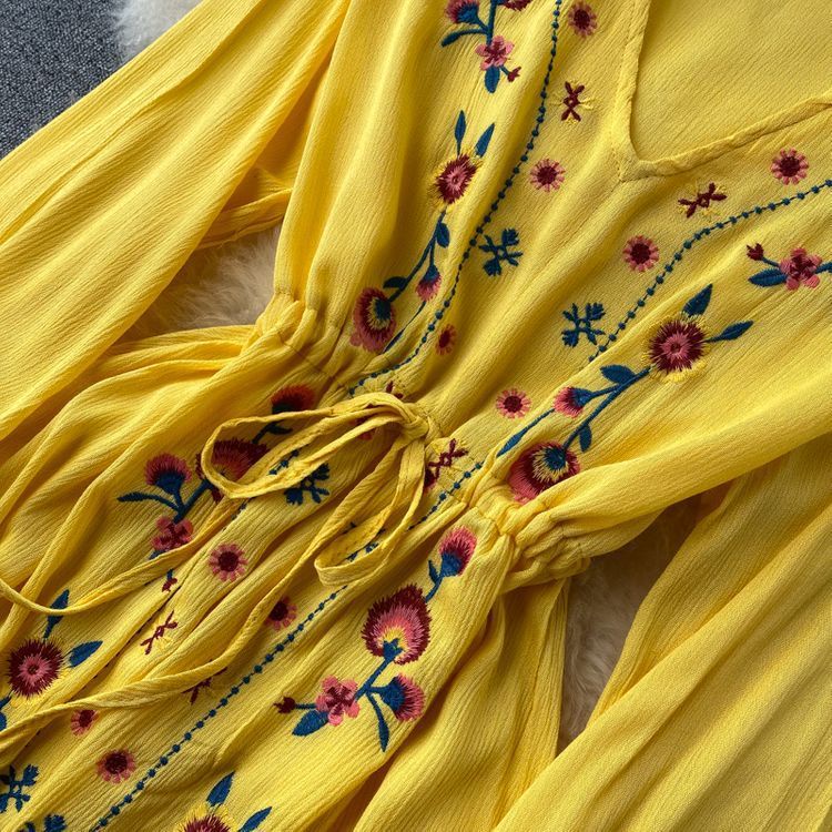 Váy boho maxi du lịch biển thêu hoa sắc nét