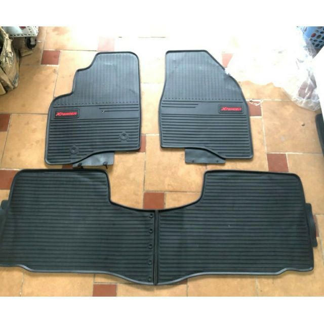 Lót sàn caosu đúc theo xe Xpander