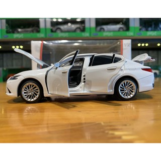 Xe mô hình Lexus ES300H 1:32 JackieKim