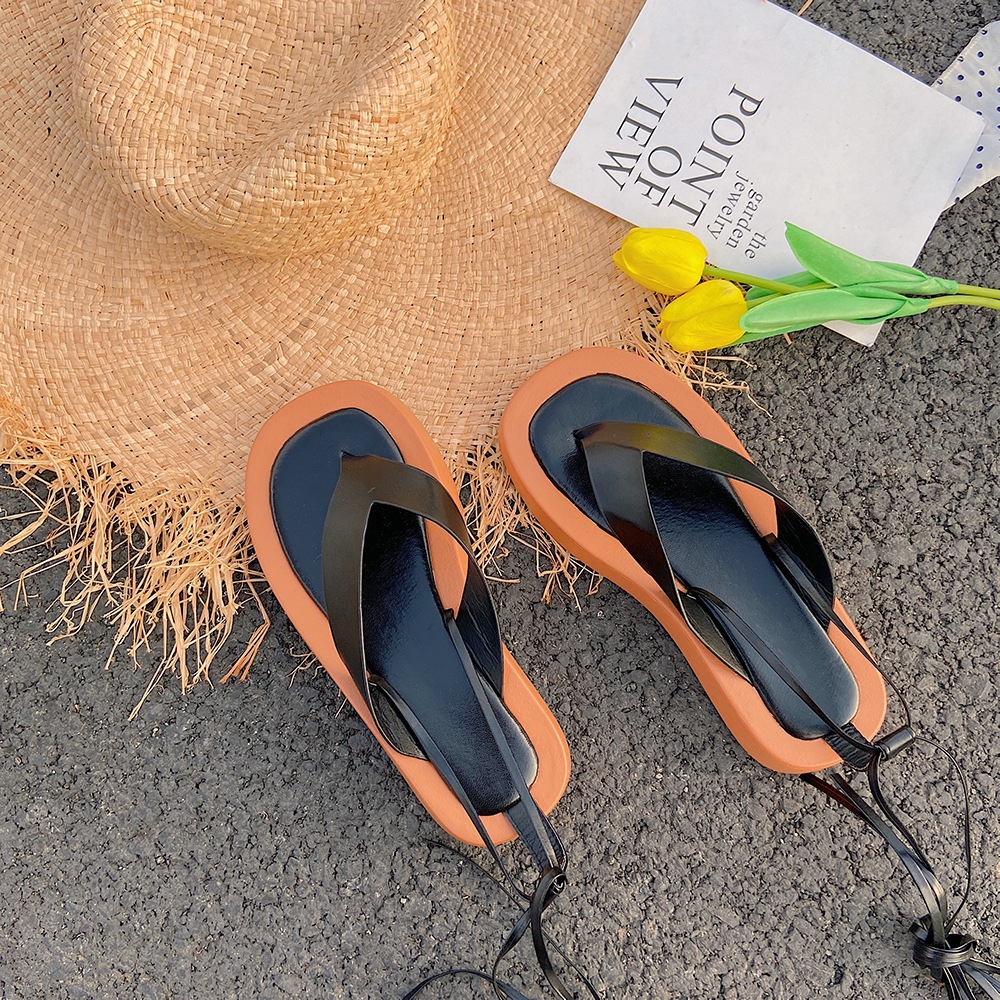 Giày Sandals xỏ ngón đế dày buộc dây thích hợp khi đi biển | BigBuy360 - bigbuy360.vn