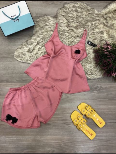 Bộ đùi ngủ sexy vải satin thời trang