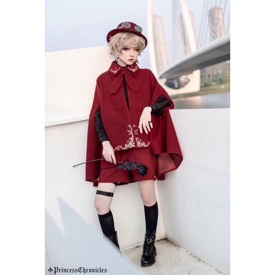 YAS0638-Áo choàng len hoàng giá thêu chỉ vàng