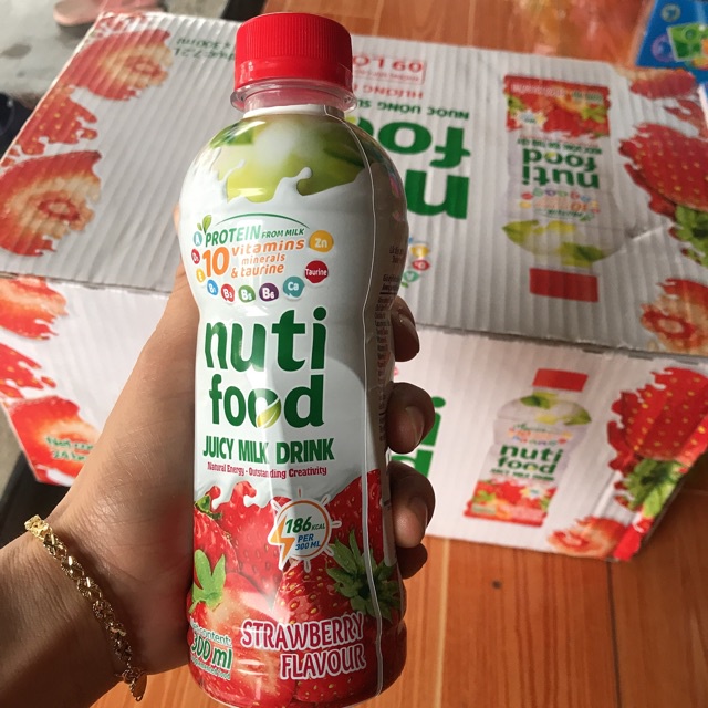 Thực Phẩm Bổ Sung Nước Uống Sữa Trái Cây NUTIFOOD Hương Dâu Chai 300ML 1Chai Bổ Sung Năng Lượng