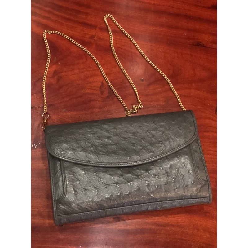 Clutch có dây đeo da đà điểu hiệu Rundolph Valentino