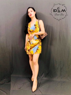 Đầm yếm hở lưng cổ đổ