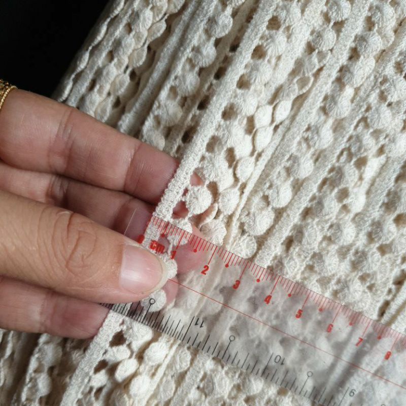 Cuộn ren cotton hạt 108m màu kem ngà