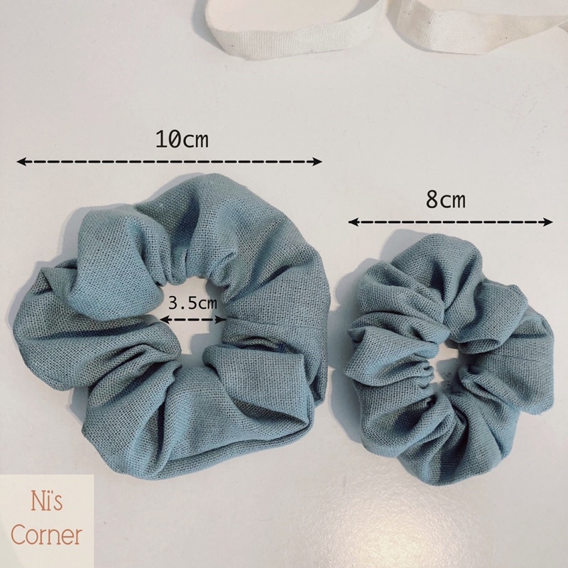 Scrunchie cột tóc linen xanh biển nhạt - viền ren