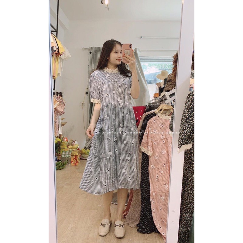 Váy bầu thiết kế hoa ren cổ nhã nhặn xmay tkutrang