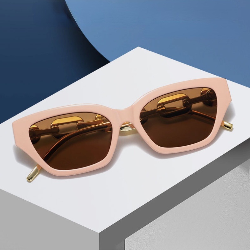 Kính Mát Mắt Mèo Phối Dây Xích Kim Loại Thời Trang Cá Tính Cho Nữ