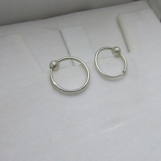 Khuyên tai bạc trẻ em