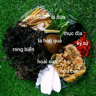 Sâm rong biển hoa cúc đường phèn nấu được 5 lít nước