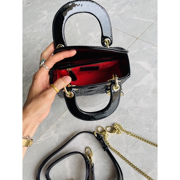 Túi xách Di.or mini size 17, có 2 dây đeo chéo , toàn bộ là ốc ngang, full hiệu, check cod được