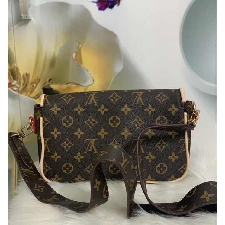 Túi đeo chéo lv lỗi dính màu chút xíu như hình sale