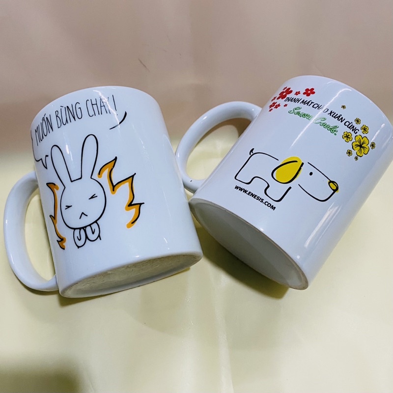 Sale 20% - LY SỨ CÓ QUAI CÓ HÌNH THÙ RẤT ĐẸP