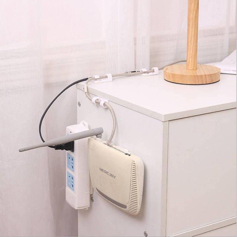 Miếng dán treo ổ cắm điện 10cm - thanh nhựa gắn cố định ổ điện