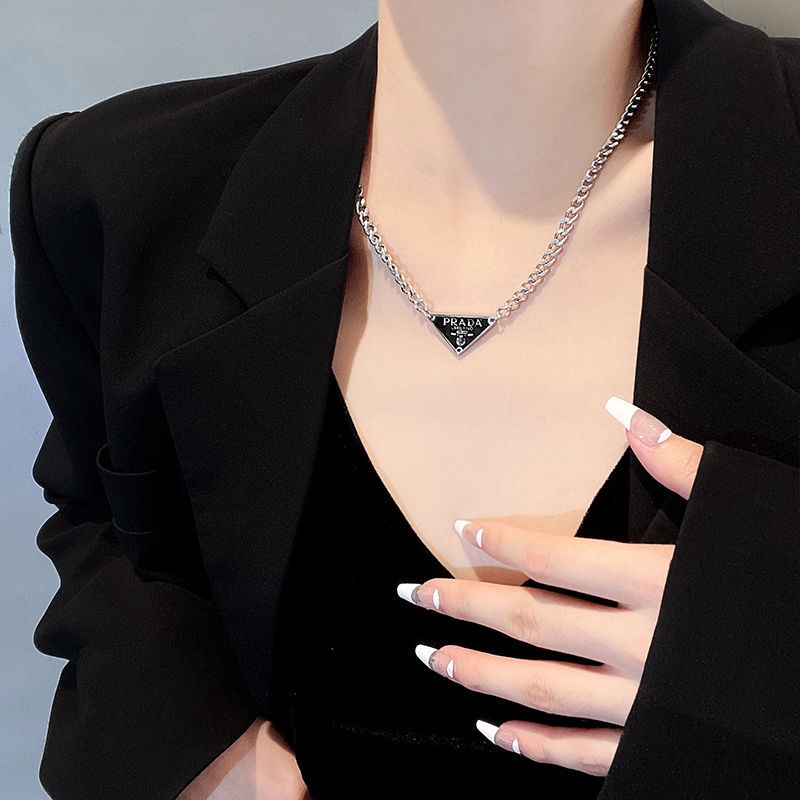 Vòng cổ Hai Sợi Xích Mặt Tam Giác Bằng Kim Loại Phong Cách Âu Mỹ Thời Trang