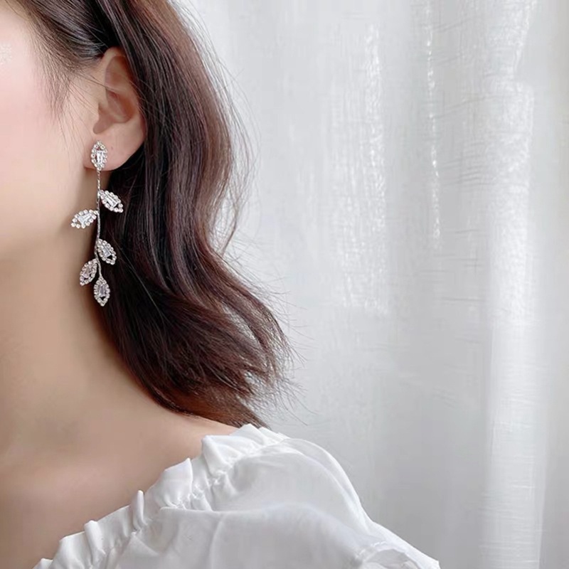 Khuyên Tai Hình Hoa Hồng Vàng