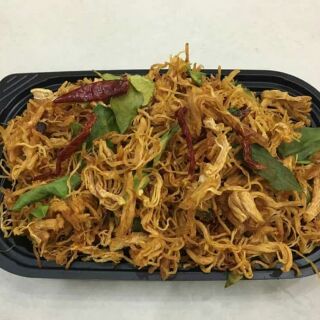 Chuyên phân phối sỉ khô gà lá chanh .