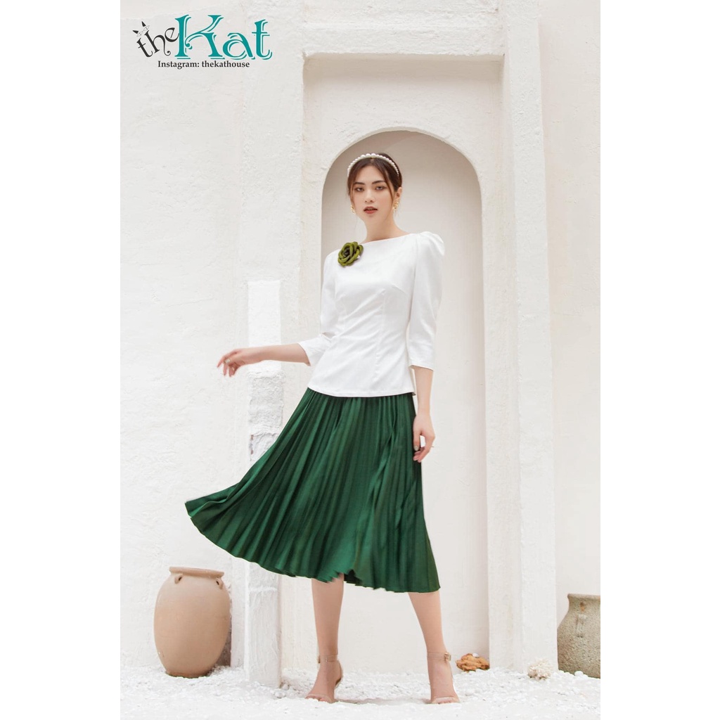 Áo Loli tay phồng và Chân Váy Xếp Ly The Kat House phong cách dễ thương, trong sáng