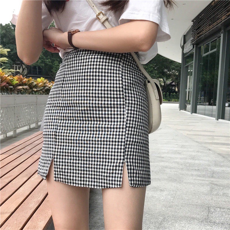 Chân váy kẻ caro