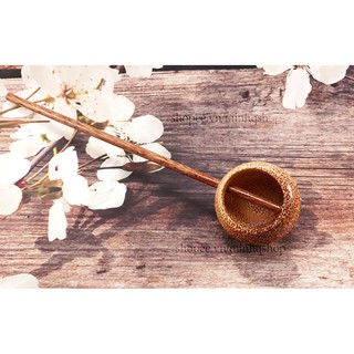 Gáo gỗ dừa múc chất lỏng như nước, rượu, sữa hoặc dùng làm vật trang trí chụp ảnh, trang trí trong gia đình