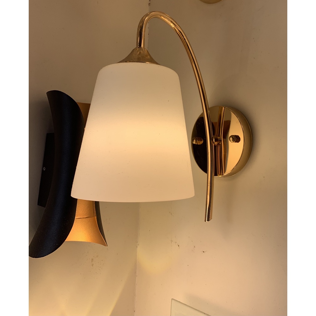 Đèn ngủ treo tường, gắn tường, vách , đèn led gắn tường DGT 0840 màu vàng, đen