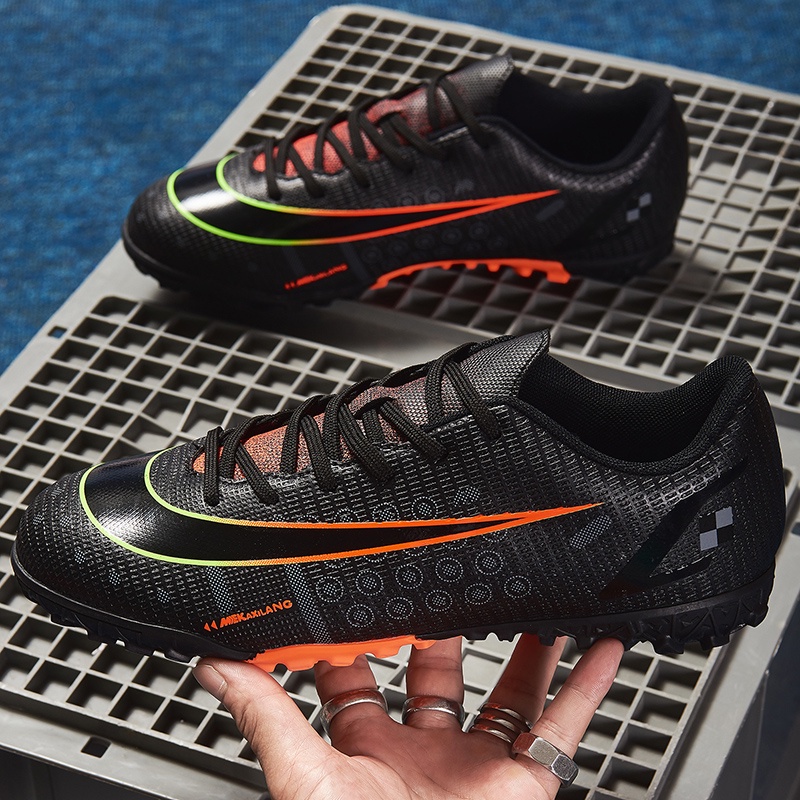Giày bóng đá thời trang năm 2021 Size:35-45 Giày bóng đá nam/Giày bóng đá nữ TF Giày bóng đá futsal