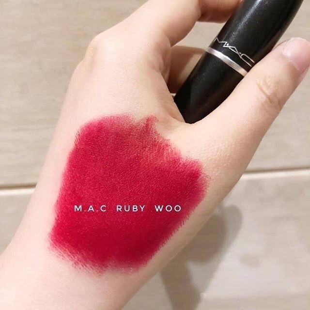 Son MAC Ruby Woo 707 Màu Đỏ Cổ Điển – Retro Matte