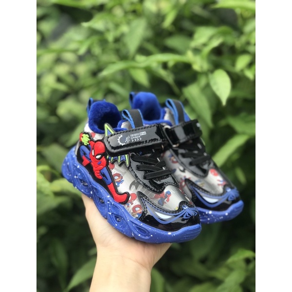 Giầy thể thao siêu nhân spider man bé trai có đèn led cảm ứng nhấp nháy ngoài da pu mềm cá tính, đến sz36 QCCC A111