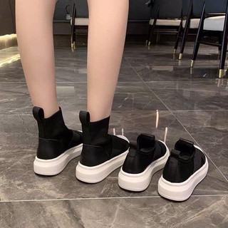 Giầy slip on cao cổ và thấp cổ