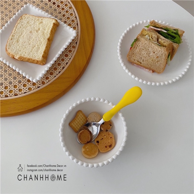 Bát đĩa trứng sứ có tay cầm dùng phục vụ bữa ăn, trang trí bếp